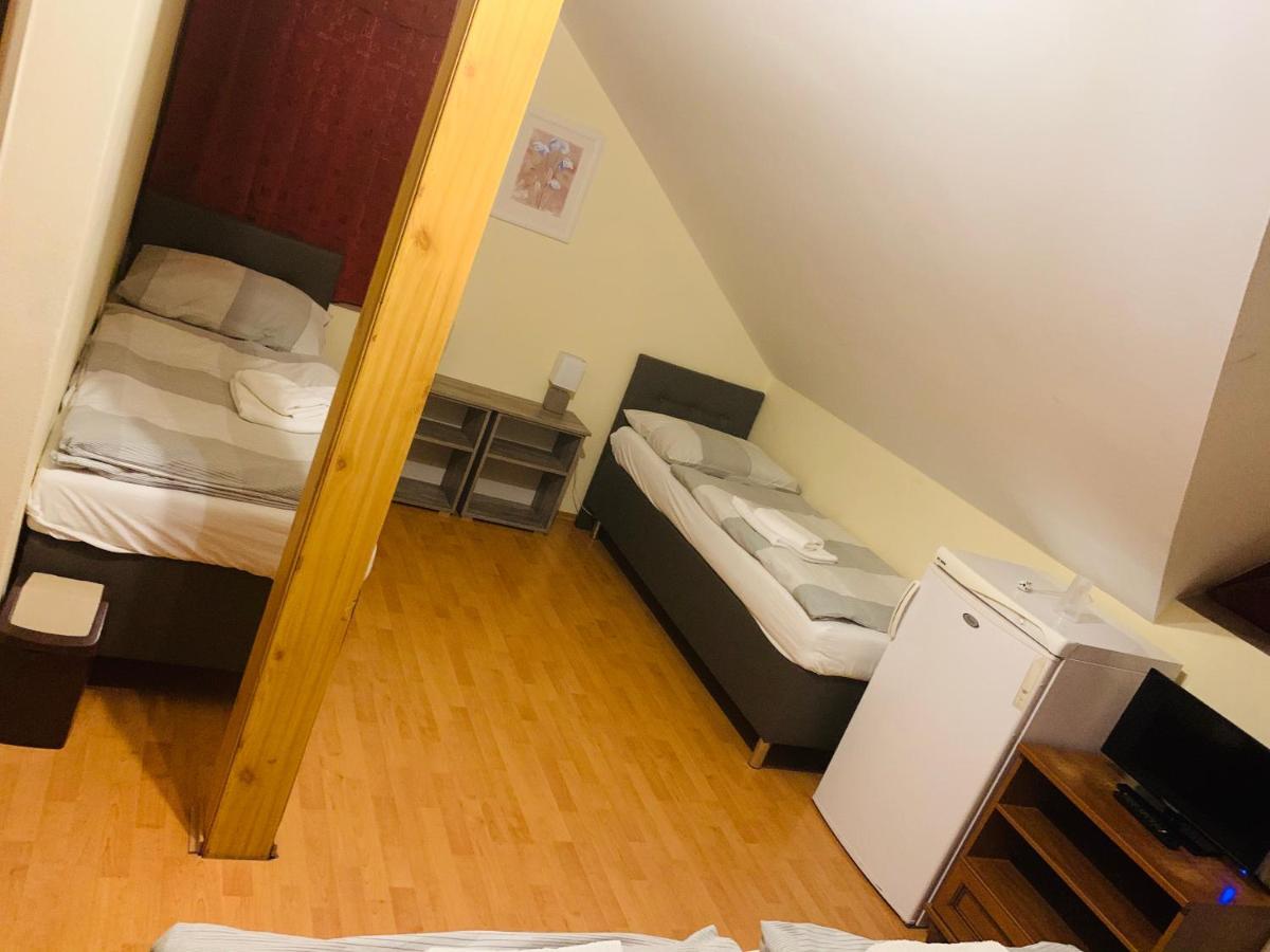 Bed and Breakfast Eder Nesvady Zewnętrze zdjęcie