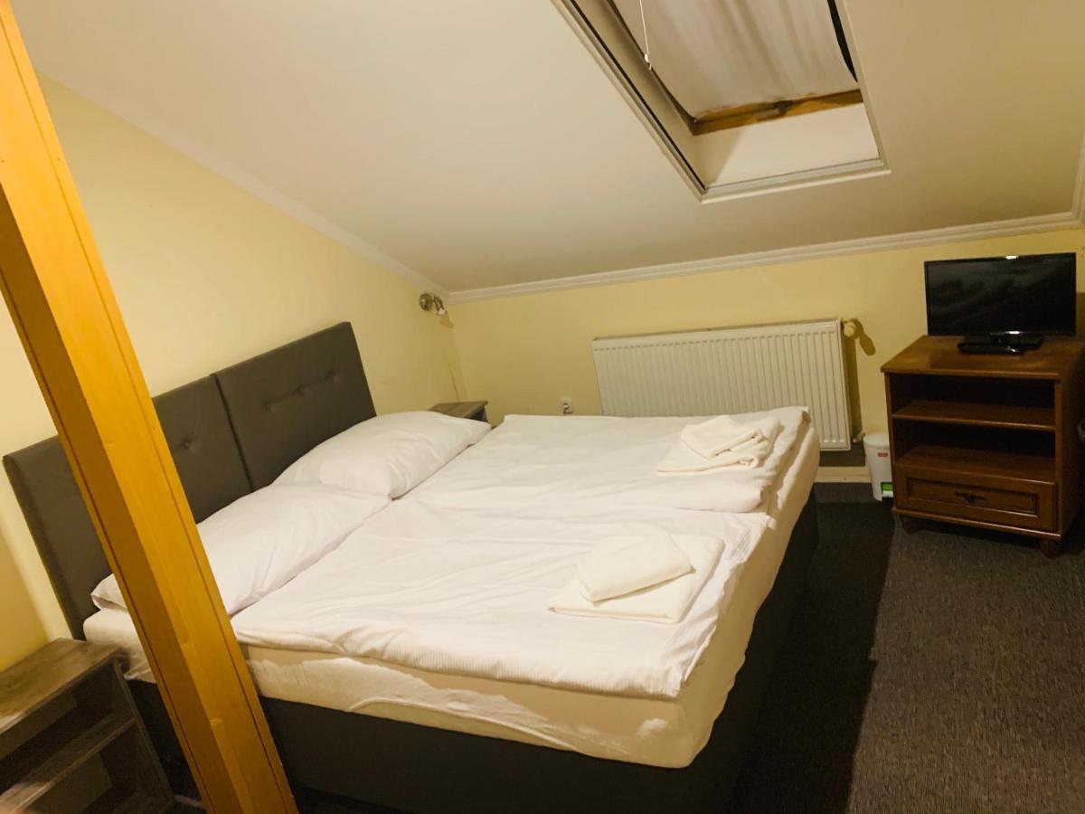 Bed and Breakfast Eder Nesvady Zewnętrze zdjęcie